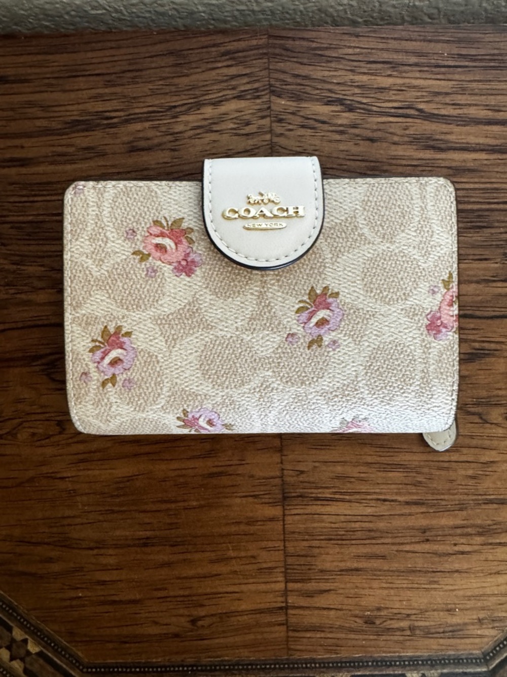 NWT Coach Signature Floral Corner Zip Wallet - Picture 2 of 7